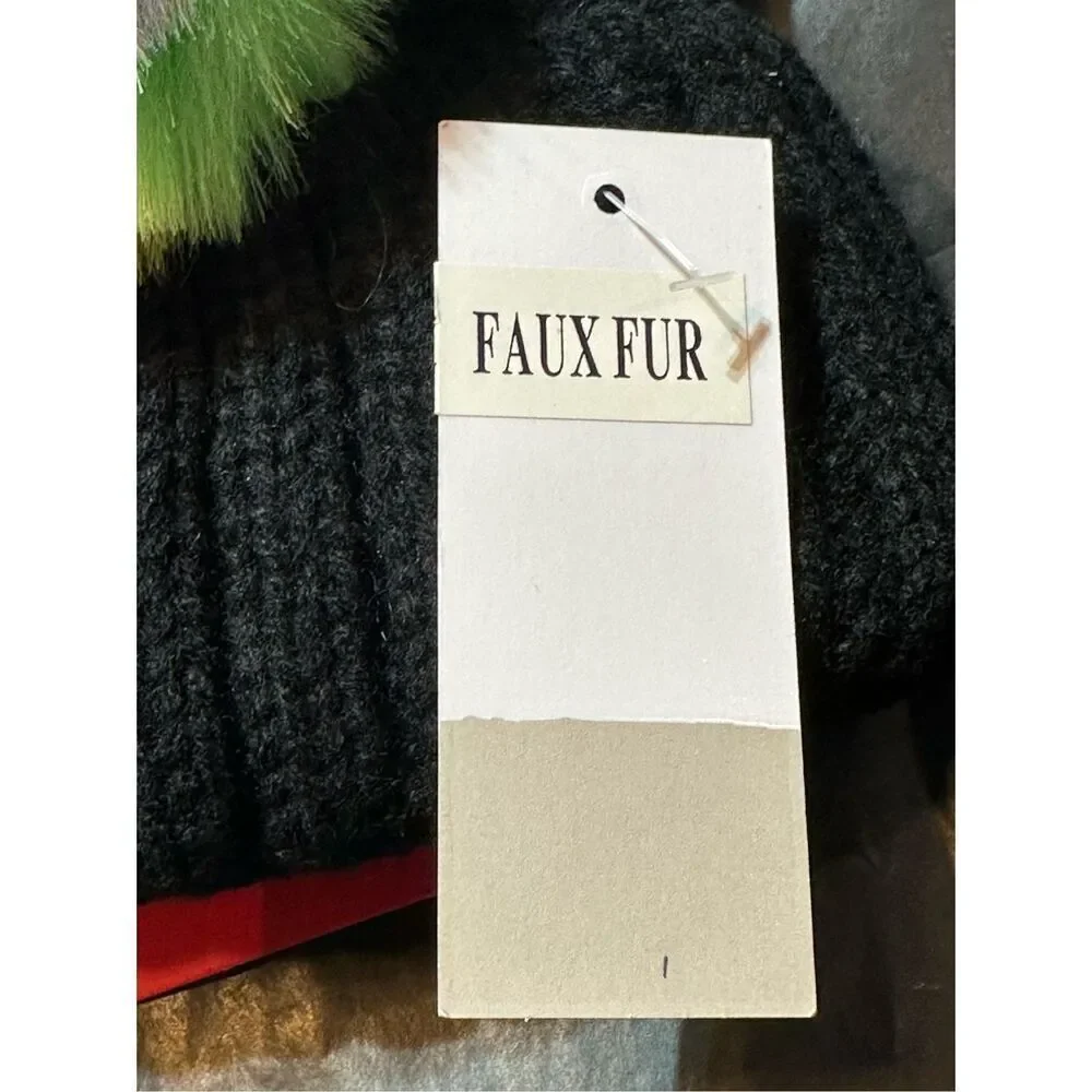 BP Nordstrom NWT black beanie with 3 interchangeable Pom poms